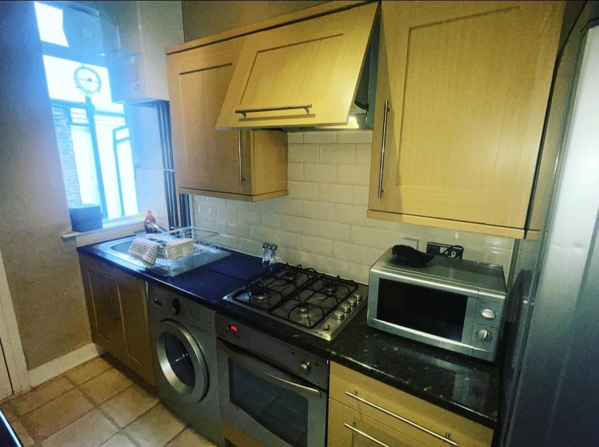 Luxury 1-Bed Apartment With Stunning City Views Perfect For Short Stays In Londres Exterior foto